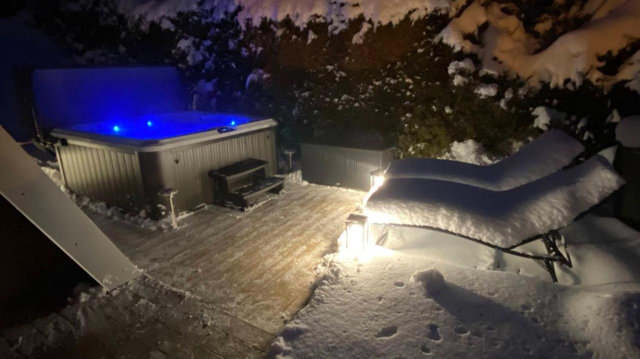 Au-Doux-Altic Chalet Romantique Avec Jacuzzi Et Sauna Métabief Kültér fotó